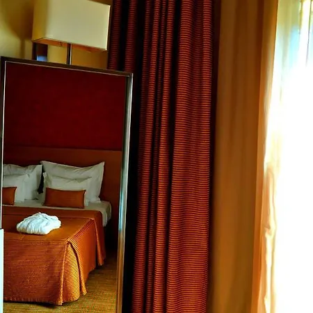 Lusitania Congress & 4* Guarda