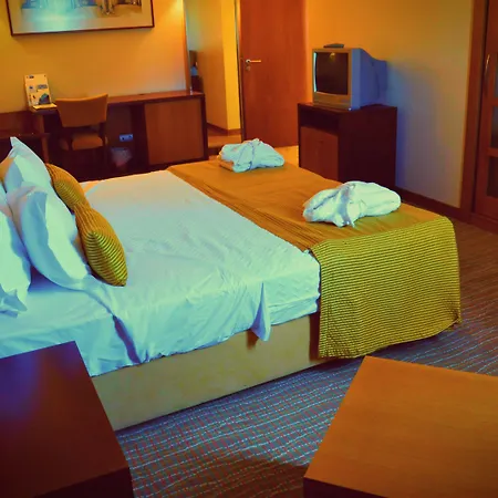 Szálloda Lusitania Congress & 4*